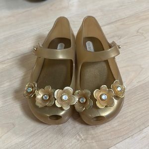Mini Melissa Gold Flower Peep Toe Flats (Size 8)